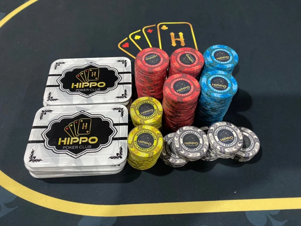 play live game poker with hippo